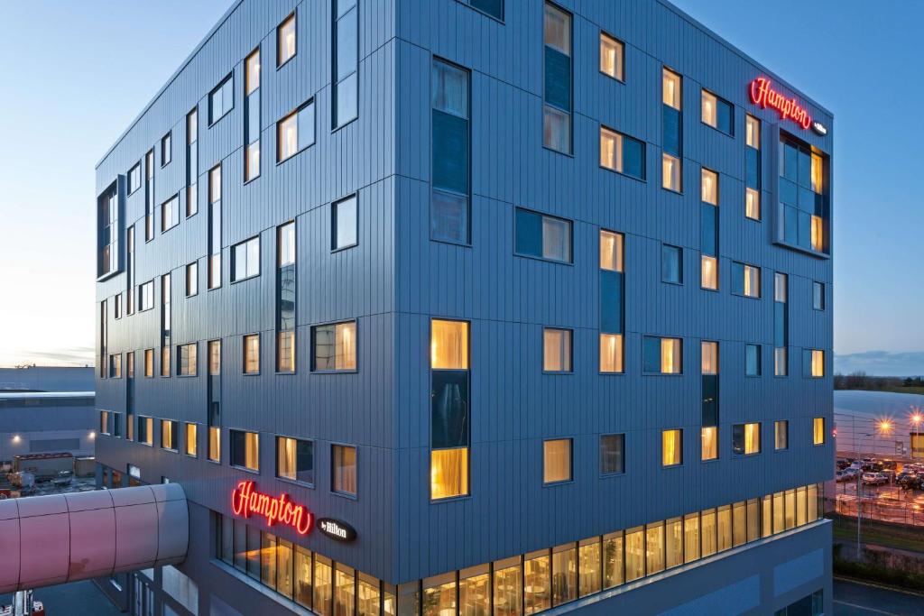 Hampton by Hilton London Gatwick Airport Hotel